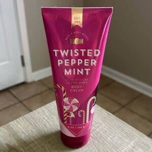 NEW … BATH & BODY WORKS  “Twisted Peppermint” Ultra Shea Body Cream